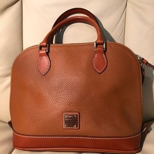 Beautiful pebble leather Dooney & Bourke purse.